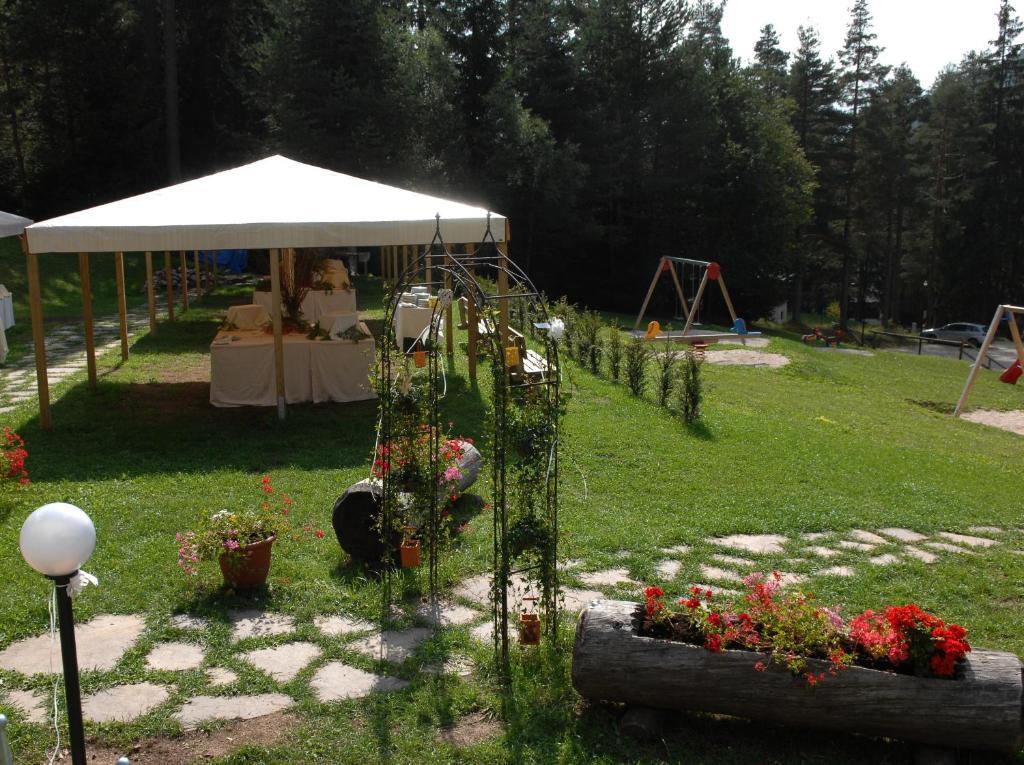 Hotel Shandranj Tesero Pokoj fotografie